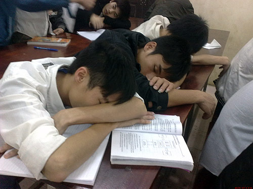 tác hại của việc ngủ muộn 03